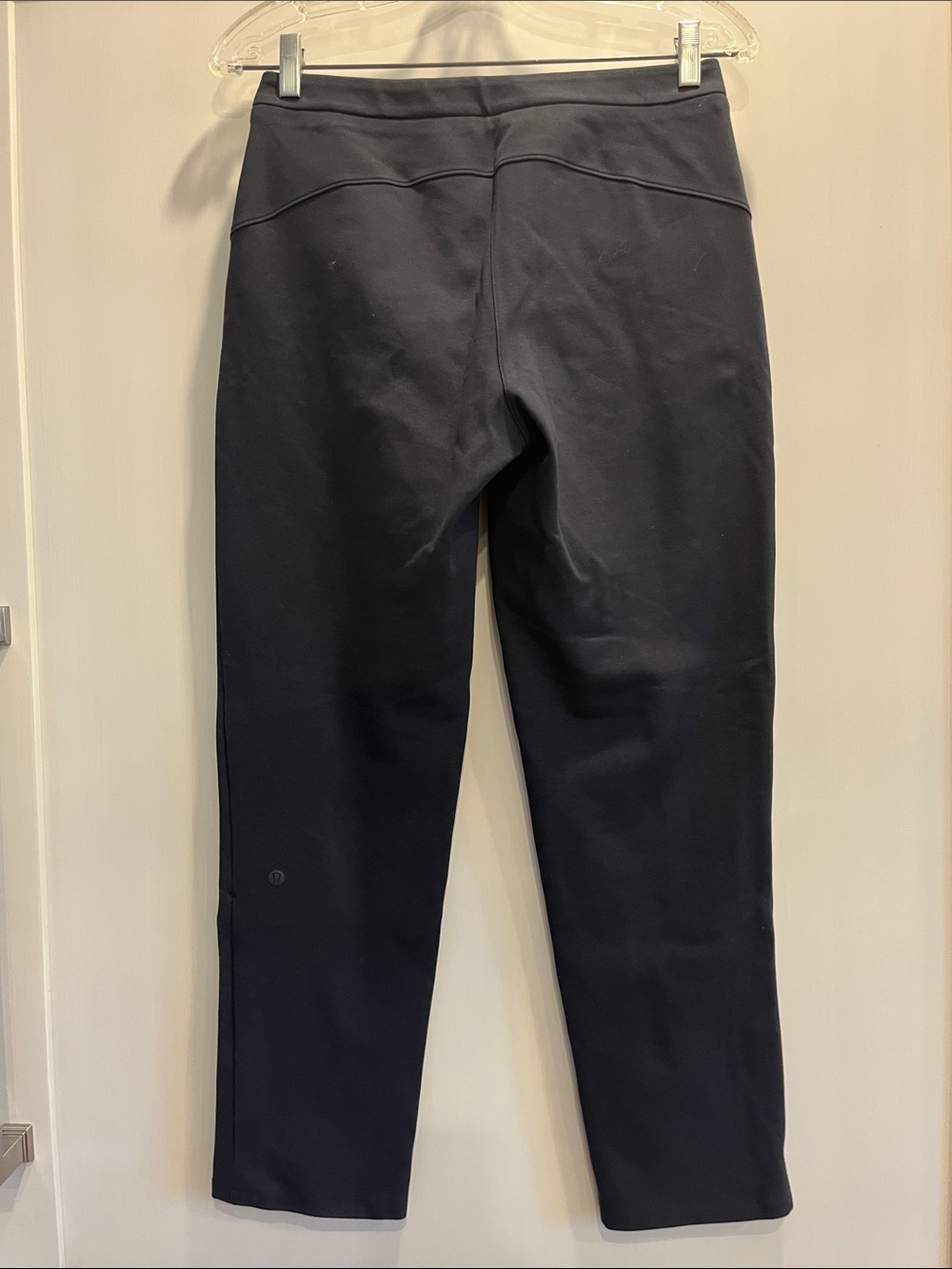Lululemon On The Move Straight Leg Trouser style Pants in Black - Picture 11 of 15